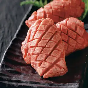 두껍게 자른 쇠고기 탄염