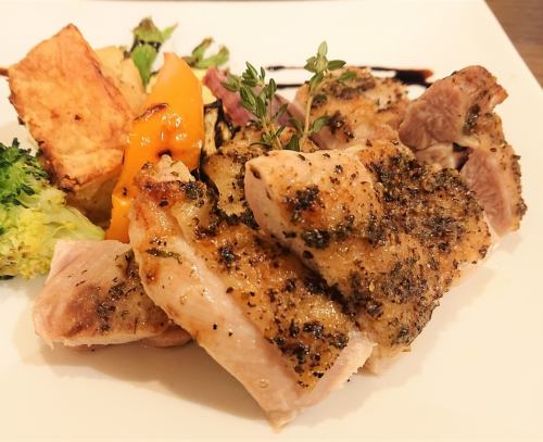 国産鶏もも肉のオーガニックハーブ焼き