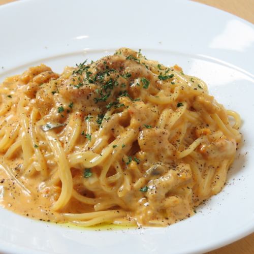 ウニのトマトクリームパスタ