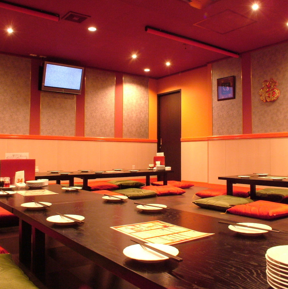The 1st floor can accommodate up to 50 people, and the 2nd floor up to 100 people! The entire venue can be rented out for up to 150 people.