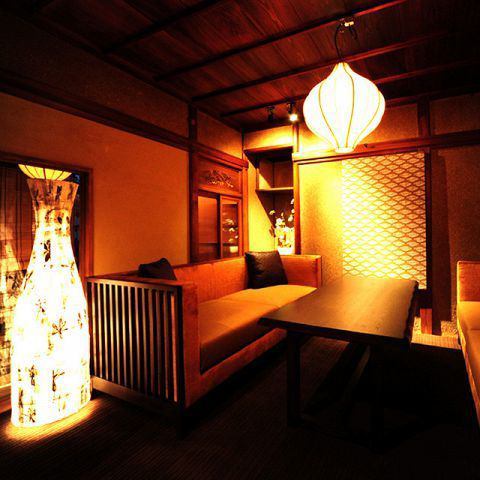 All rooms are completely private rooms! This is a restaurant that is sure to make you happy on a date!