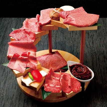 The finest Kobe beef and A5 Japanese black beef!! 12-tiered regular size (800g)