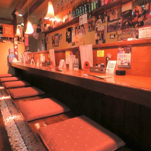 <p>お一人様応援店！カウンター席限定の晩酌セット1650円(税込)！お通し・お刺身・他お料理2品+生ビール・日本酒一合・酎ハイ・ソフトドリンクの中から一杯選べる♪仕事帰りの疲れた体に癒しの一杯を・・・★お料理は店主渾身のお料理ばかり！予約なしで当日利用OKです！</p>