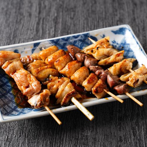 炭火焼き鳥をどうぞ！