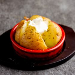 Whole potatoes with butter