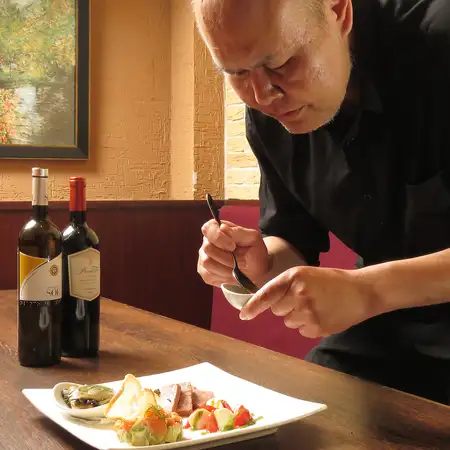 お祝いの席に【シェフのおすすめコース】その日最高の食材でシェフが仕立てる特別ディナーを。