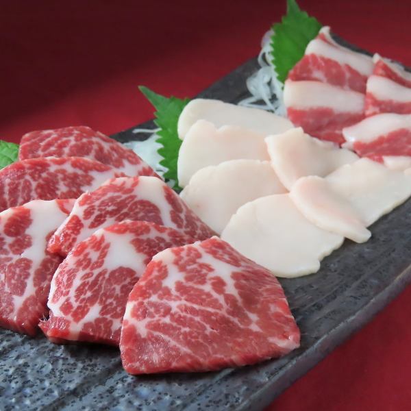 We offer Kumamoto's local cuisine, horse sashimi.