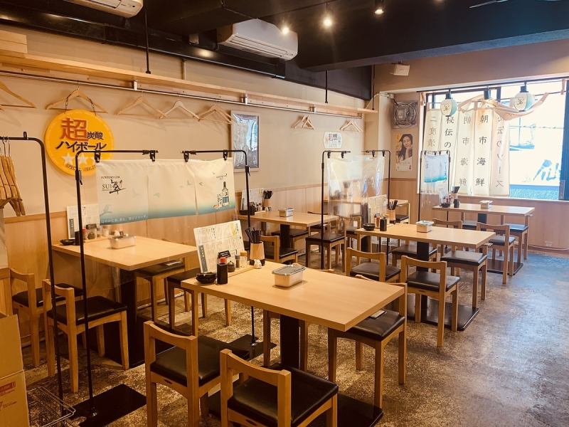 ☆ Bright interior ☆ "Wai Wai" It is a shop that is easy to use even in business scenes such as dining with friends who are not careful ♪ Feel free to contact us!
