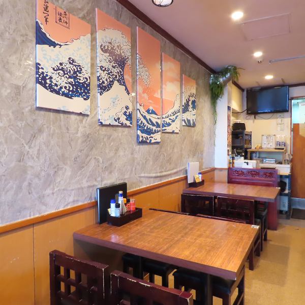 【お一人様にもおすすめ】カウンター席ございます☆お仕事帰りの一杯やお一人様も大歓迎！夜23時まで営業しておりますので、少人数での二次会にもおすすめのお席あり◎明るく活気のあるお店づくりをして、皆様のご来店を心よりおまちしております！