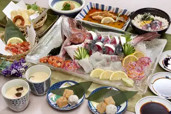 豪華5200円コミコミコース（飲放120分付き、全１０品）（個室有。）