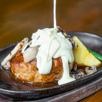 【葡萄酒與美食搭配課程】6000日圓(含稅),包含三種不同口味的氣泡酒、白葡萄酒和紅酒(按杯供應)