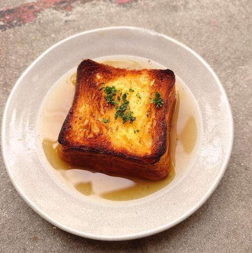 おぼれガーリックバターデニッシュ