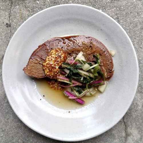 茹でタン　水菜とマスタードソース