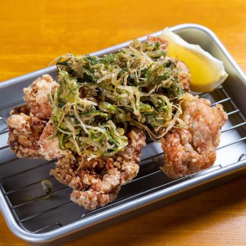 Deep fried chicken thigh with salt and green onion