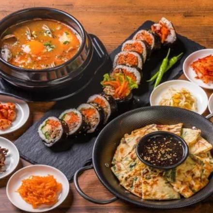 本場の味を気軽に堪能！チヂミ、冷麺、石焼ビビンバなど王道韓国料理が勢ぞろい！