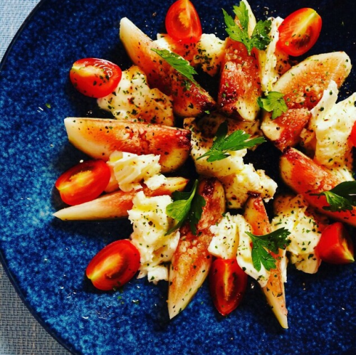 季節フルーツのカプレーゼ