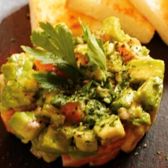 サーモンとアボカドのタルタル