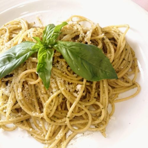 spaghetti genovese paste