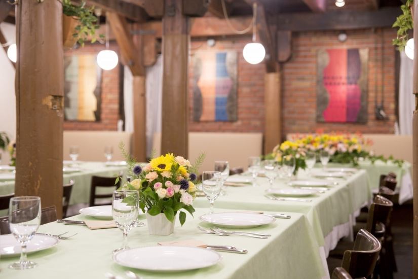 2nd floor can be reserved for 20 to 80 people! Can also be used for wedding after-parties.