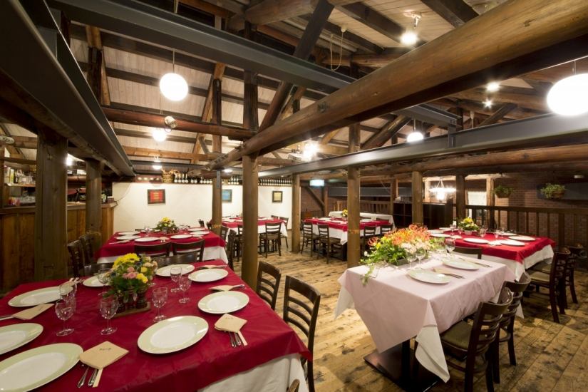 The second floor can be reserved for private use for parties of 20 to 80 people! Perfect for large parties.