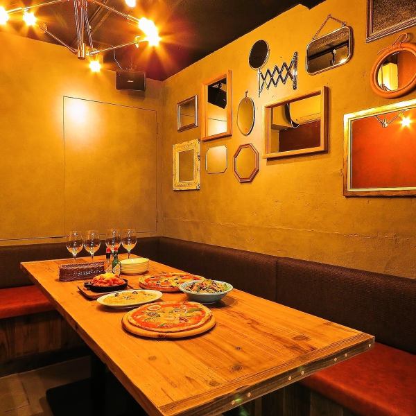 [Good access! 5 minutes walk from Shibuya Station!] A stylish private room with a decorated chandelier! Can accommodate up to 10 people, making it ideal for small parties ◎ Perfect for a variety of situations, such as group parties, girls' night out, and impressive original birthday parties ★