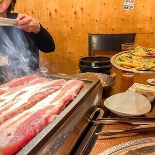 【要予約,現金のみ】1.5h◎肉塊、サムギョプサルの食べ放題！　飲み放題併用可