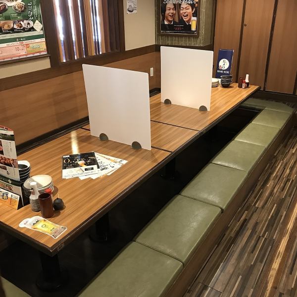 感染症対策として、パーテーション、アルコール消毒液の設置、席間隔を空けてのご案内をしております。また、テーブル、椅子、備品の除菌も徹底しております。個室、カウンターとお客様に合わせたお席をご用意しております。お一人様でも安心してお食事をお楽しみ頂けます!