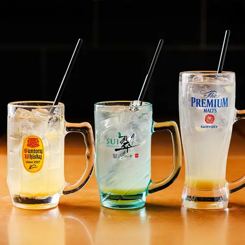 我們提供超過90種飲品。