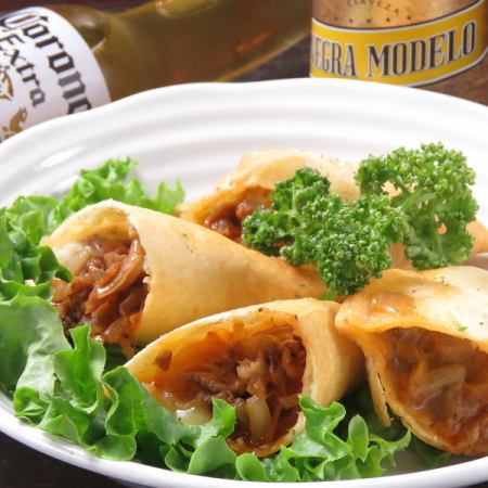 살사 피타 ◆ 쇠고기와 치즈 들어간 멕시코 풍 튀김 샌드
