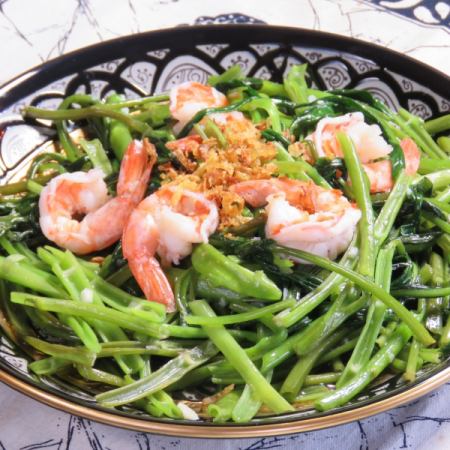 Cancun Udang (Indonesia) Stir-fried water spinach and shrimp with garlic