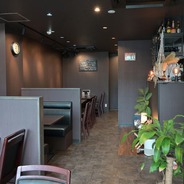 本店氣氛平靜，如有包車等需求，請隨時與我們聯繫。