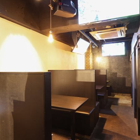 4名掛けのBOX席です！