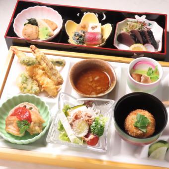 Setouchi Gozen 3,300 yen (tax included) Limited quantity Same-day reservations OK Reservations at the new location Near Takaramachi Seven-Eleven under the elevated railway Private room banquet