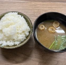 ご飯とお味噌汁