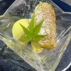 焼き芋ブリュレのせバニラアイス