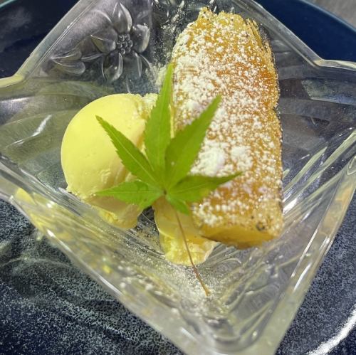 焼き芋ブリュレのせバニラアイス