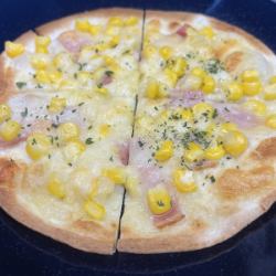 おつまみマヨコーンピザ