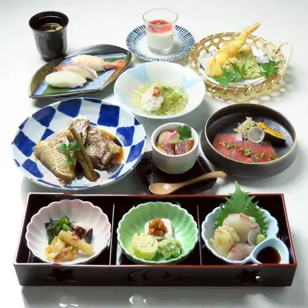 照月暢飲 8,000日圓（100分鐘暢飲，最後點單時間為關門前10分鐘）