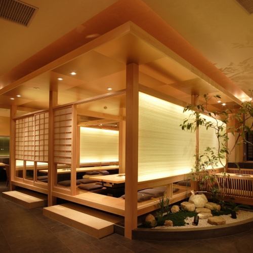 점내 중앙에 있는, 느긋하게 파고 고타츠 개인실♪