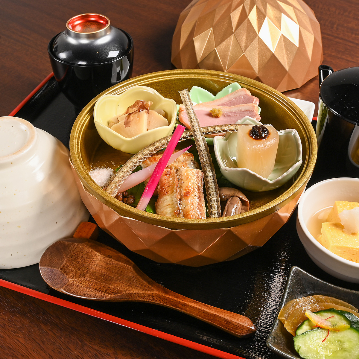 本格地焼きうなぎをランチで贅沢に堪能できます♪