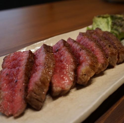 【ジューシーな食べ応え抜群の一品】　数量限定！炭火焼き和牛ステーキ　3000円(税込)