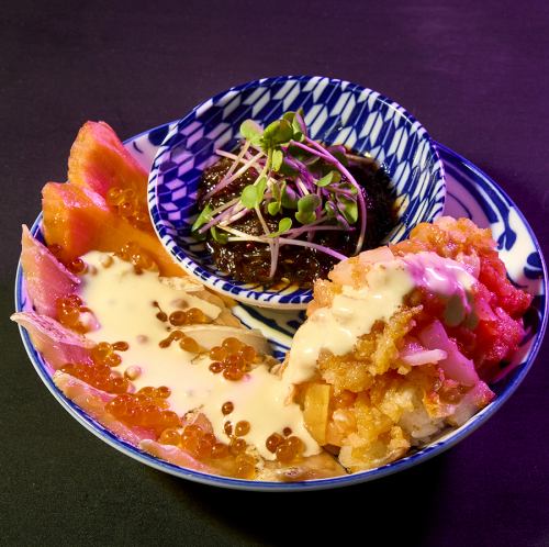 〈NEW / 期間限定〉サカバ特製！サーモンづくしのこぼれ寿司