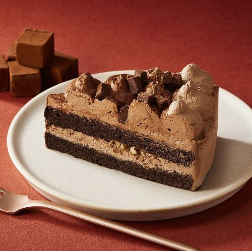 生チョコとナッツのショートケーキ
