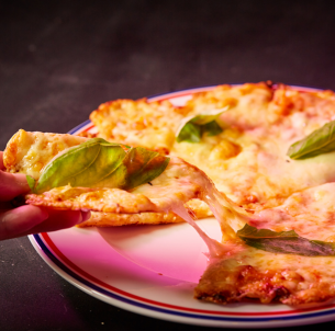 Crispy Margherita Pizza