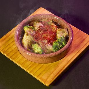 Beef tendon curry ajillo