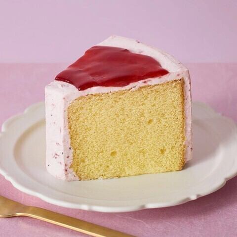 <Limited Time Offer> Strawberry Milk Chiffon Cake
