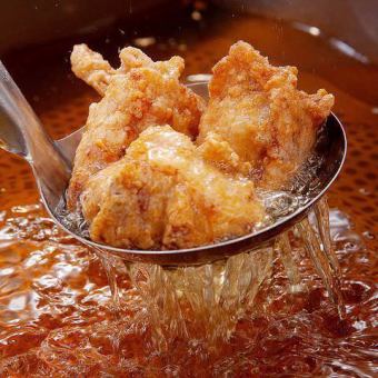 뜨거운 육즙 닭고기 튀김