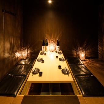 【個室:~6名様まで】新橋での女子会にぴったりの少人数向けの個室です!完全個室ですので、周囲を気にせずお仲間だけでまったり寛ぐことができます。二軒目利用にもオススメです♪当店では各種ご宴会に人気!ゆっくりとお寛ぎ頂ける空間で飲み会をお楽しみ頂き、自慢の料理の旨みを存分にご堪能ください。