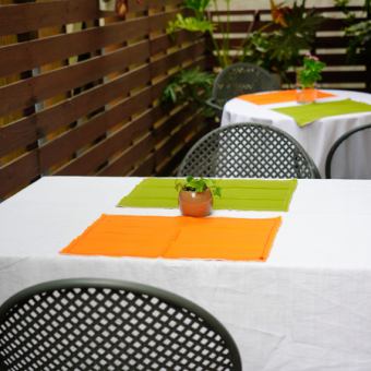 Surrounded by greenery, the terrace seats are a relaxing space that can only be achieved in a quiet place! You can enjoy your meal while feeling the refreshing breeze.