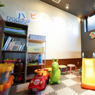 加屋の奥の座敷席にはキッズスペースも完備!!!お子様連れもゆっくりお食事を楽しめます。